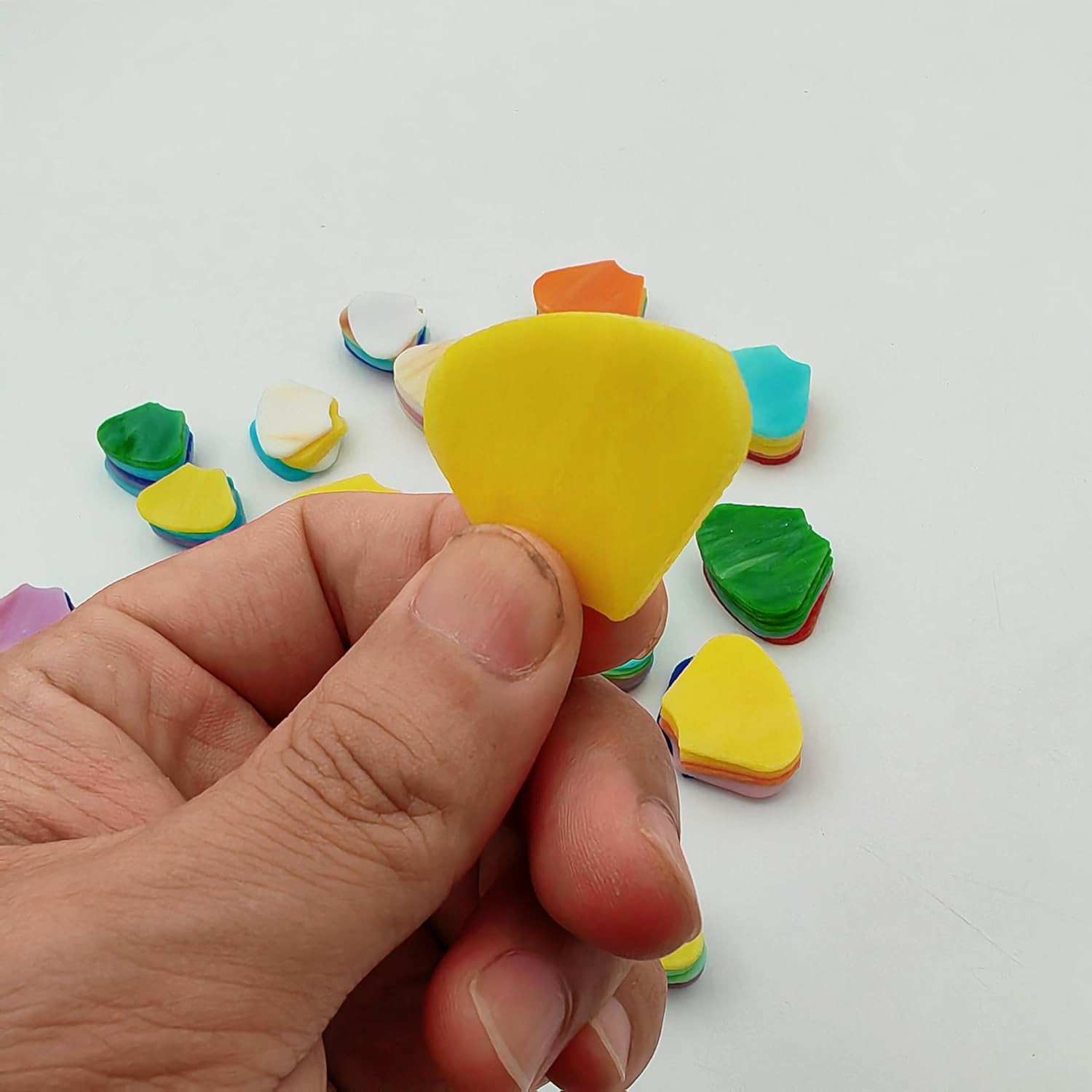 20PCS Glass Flower Mosaic Tiles, 2 Size Petal Stained Glass Mosaic Pieces for DI