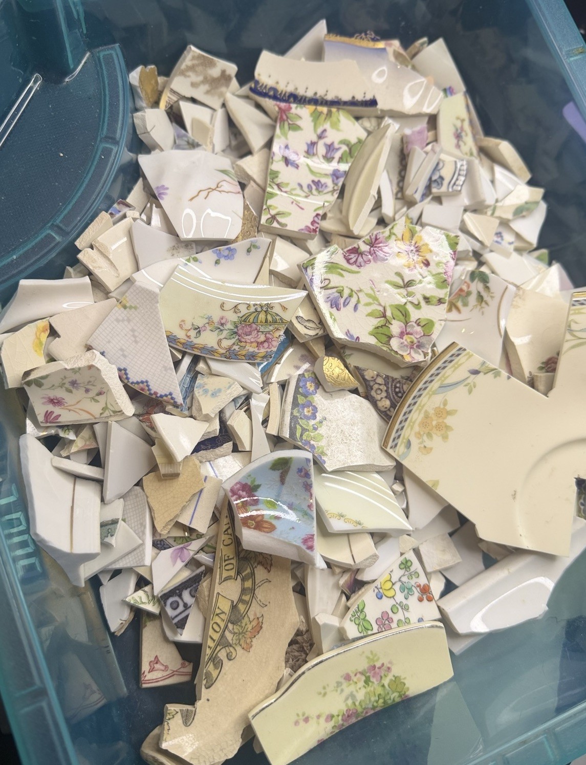 Bulk Lot of Broken Fine Vintage China and Other Gold Filigree Edges For Mosaic