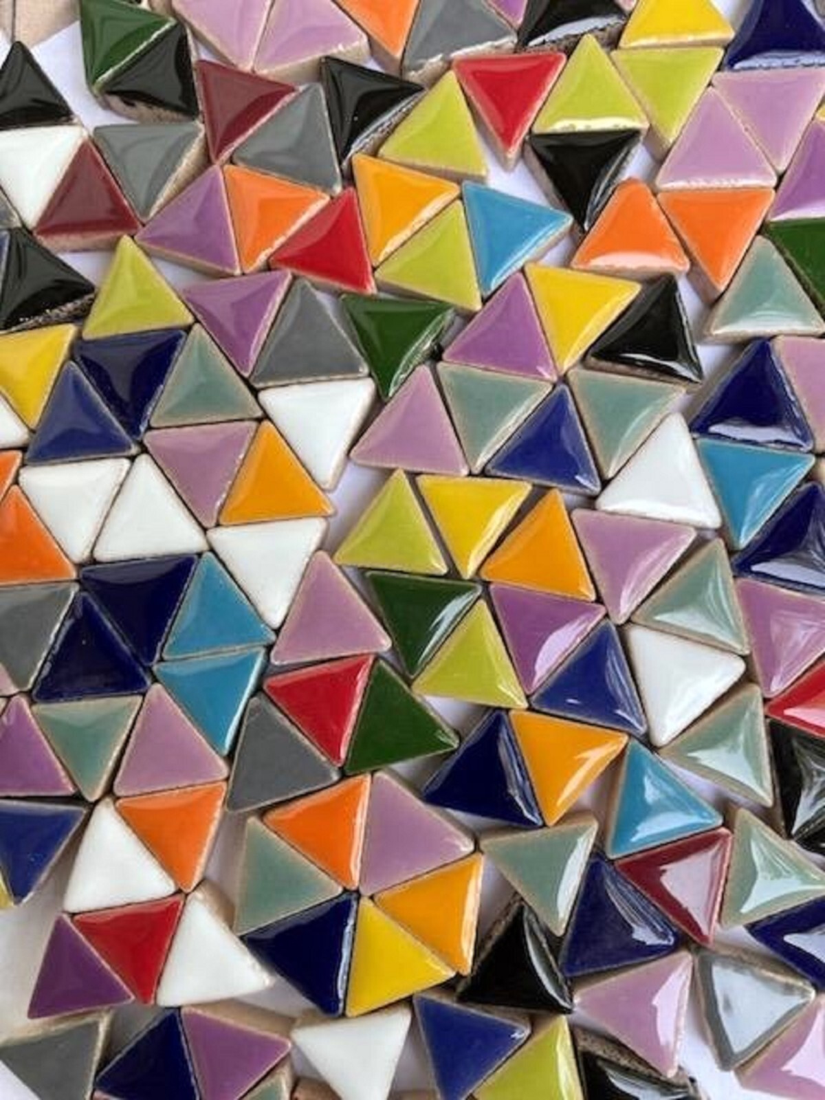 100 tiles of 15 mm Triangles Ceramic Mosaic Tile Pieces – Glossy – Mixed Colors