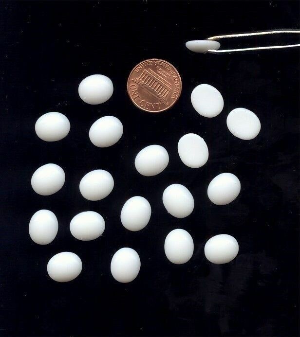 144 VINTAGE CHALK WHITE GLASS 12X10mm OVAL CABOCHONS d816