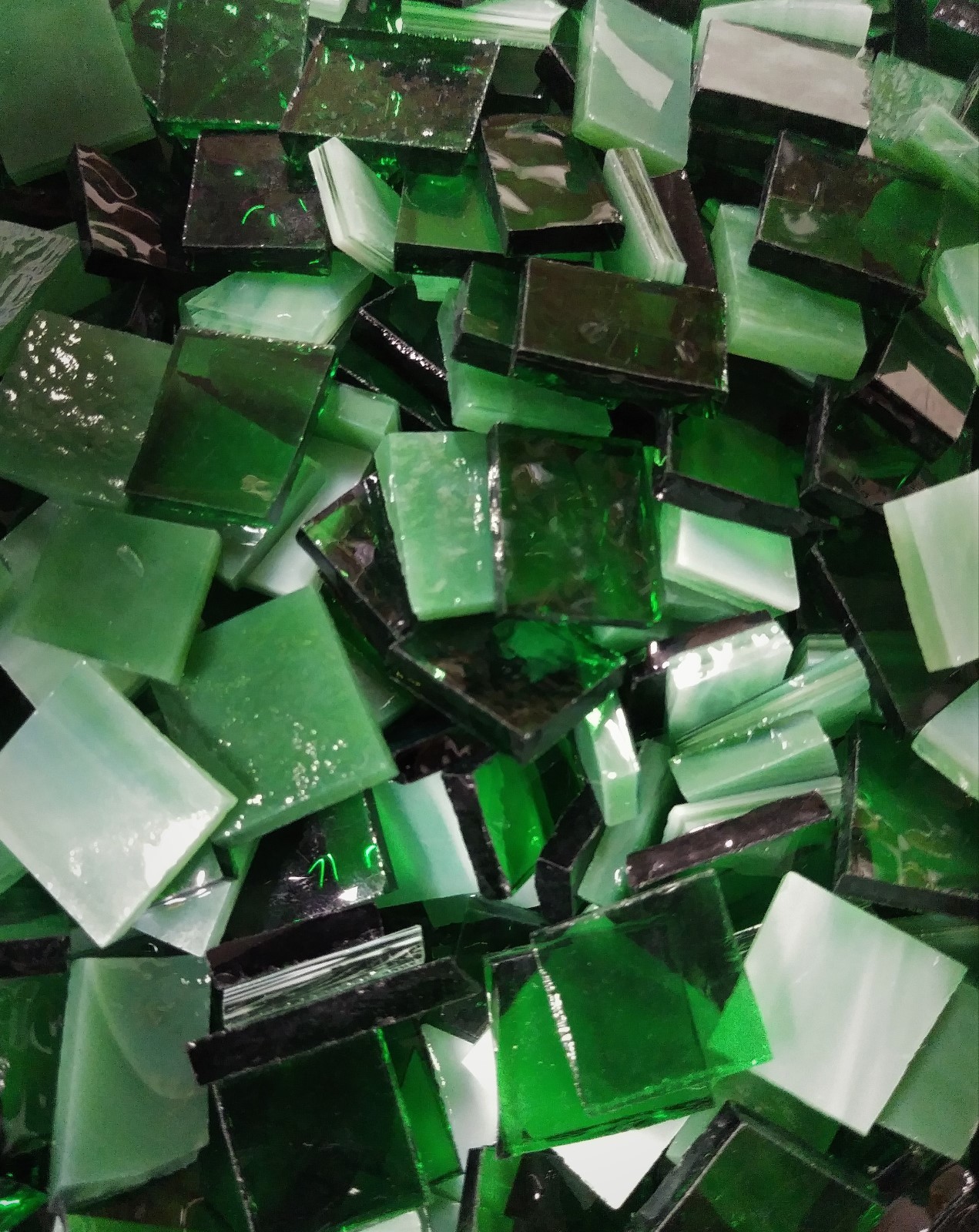 Mosaic Glass: SHAMROCK GREEN 5 oz Stained Glass pack (about 100 Hand Cut Pieces)
