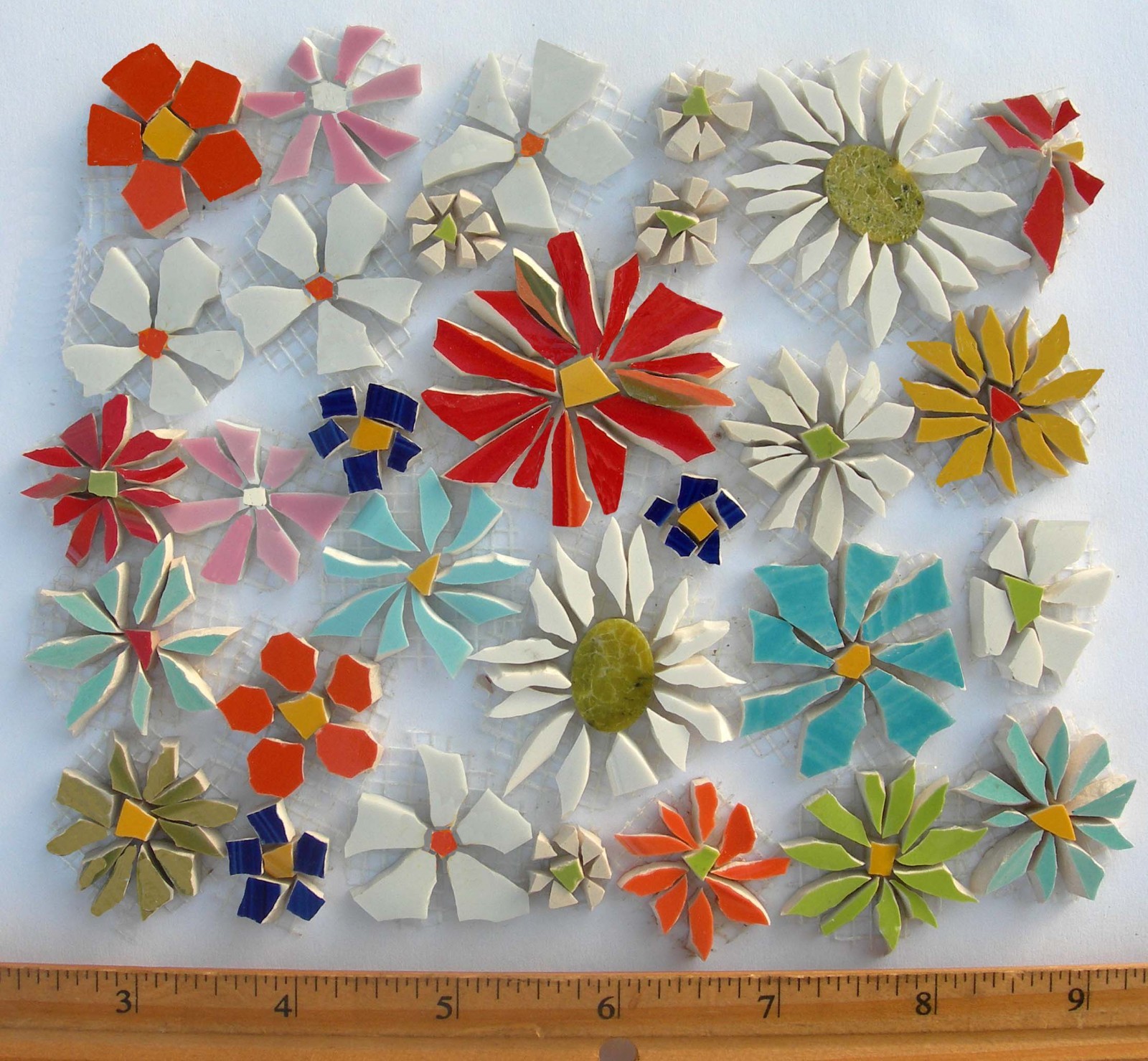 30 Daisy Mosaic Tile Set Mix Size & Color Broken China Plate Tiles