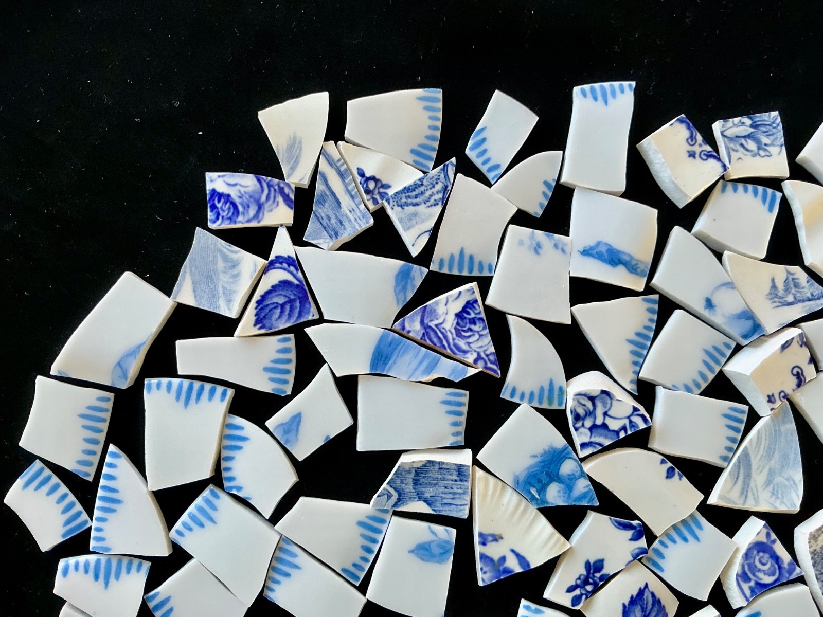 Broken China Mosaic Tiles Blue & White Mix 85+ Pieces Set L
