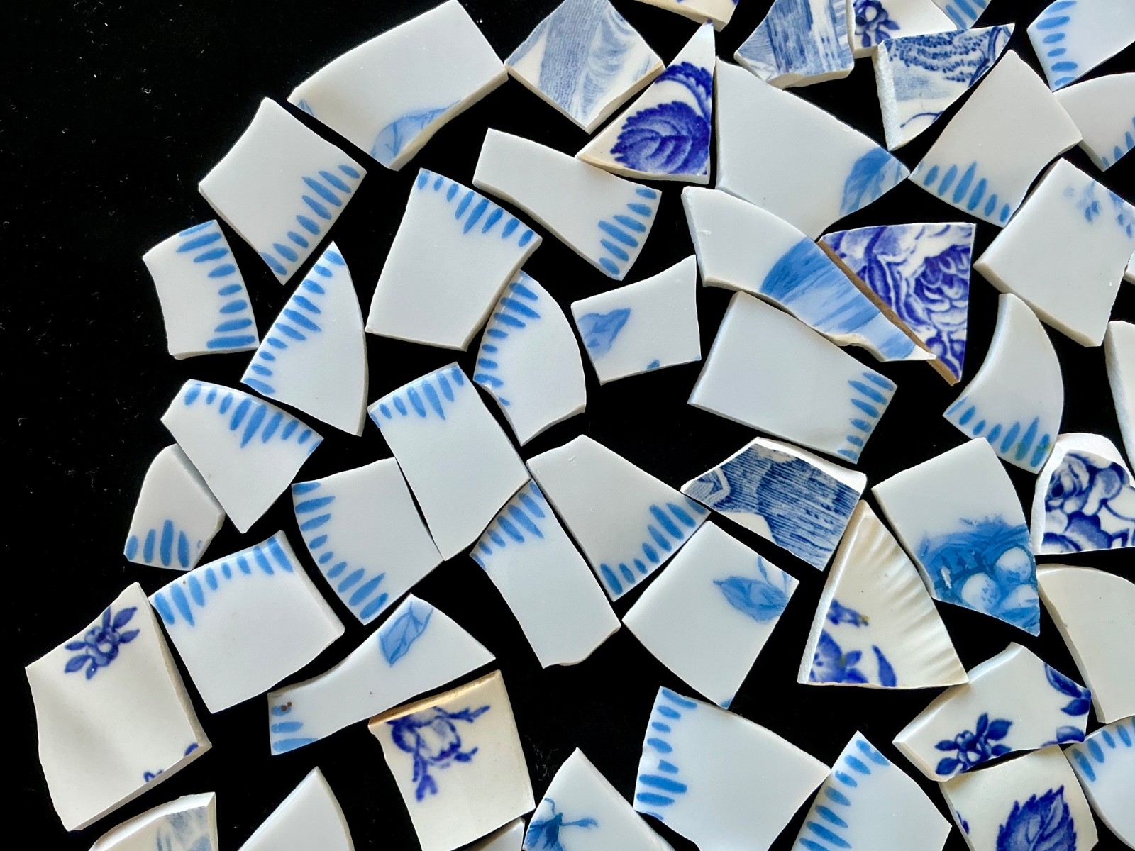 Broken China Mosaic Tiles Blue & White Mix 85+ Pieces Set L