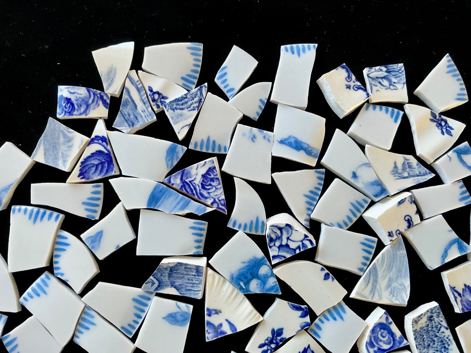 Broken China Mosaic Tiles Blue & White Mix 85+ Pieces Set L