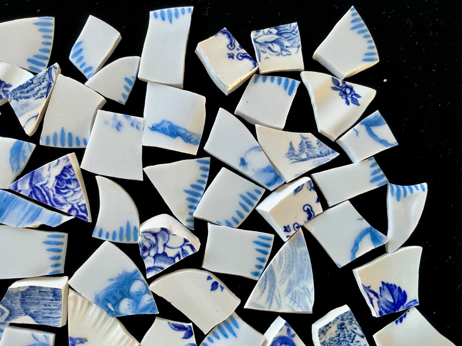 Broken China Mosaic Tiles Blue & White Mix 85+ Pieces Set L