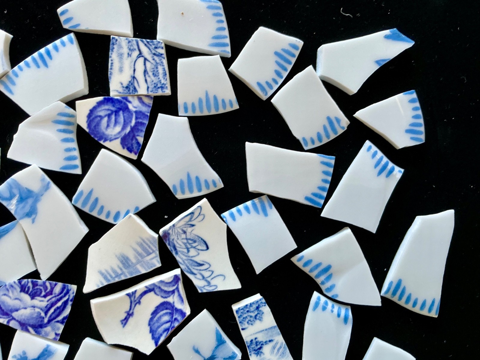 Broken China Mosaic Tiles Blue & White Mix 85+ Pieces Set Q