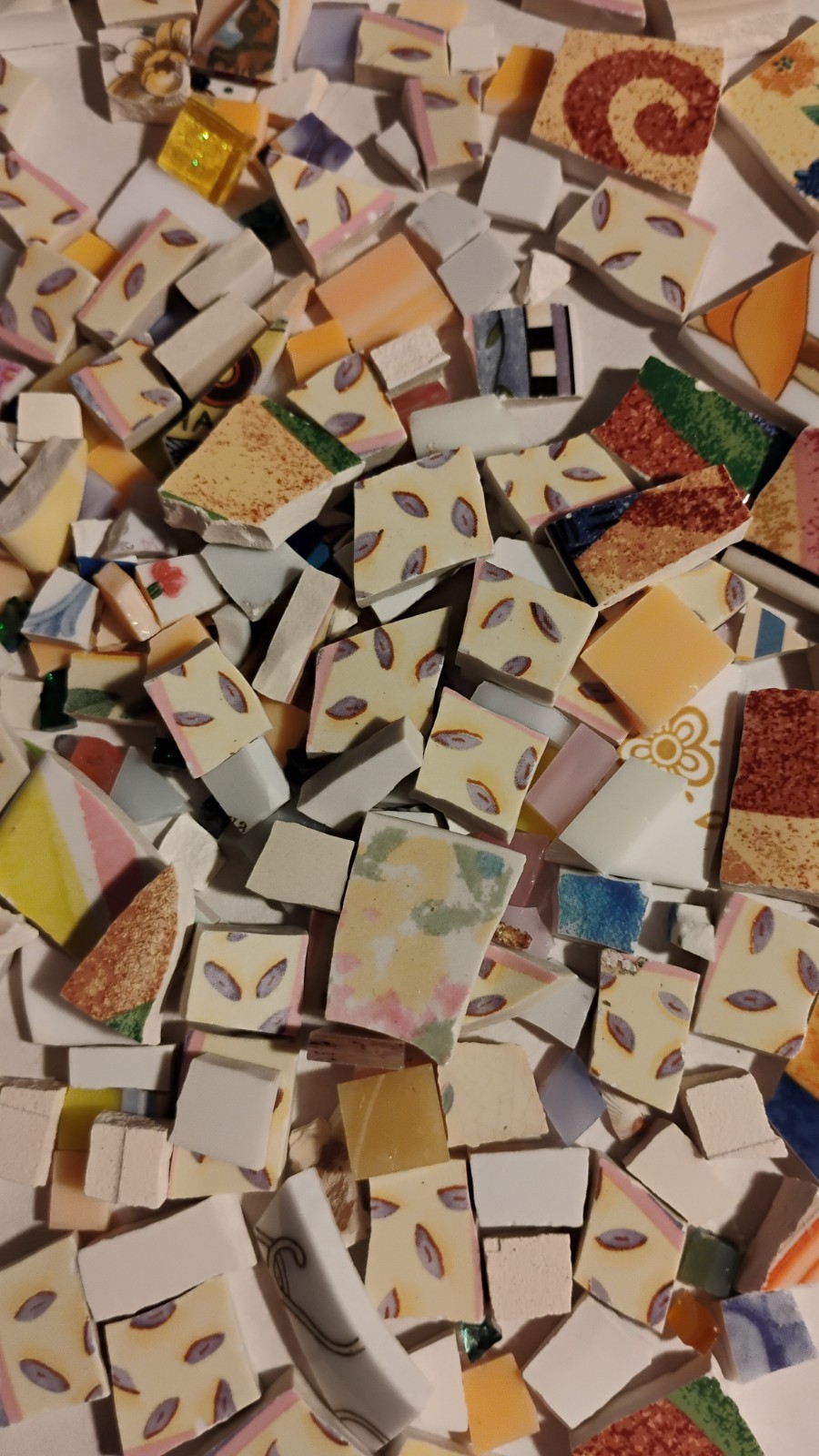 9 Oz Yellow & Blue Leafs Broken China Plate Lot #62 Mosaic Tiles
