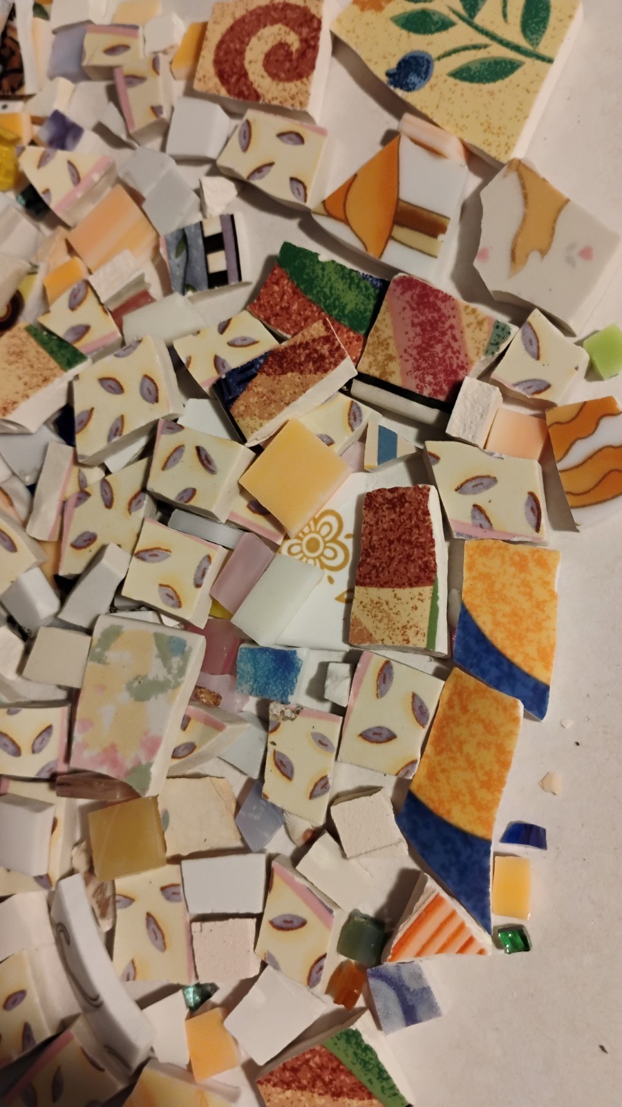 9 Oz Yellow & Blue Leafs Broken China Plate Lot #62 Mosaic Tiles