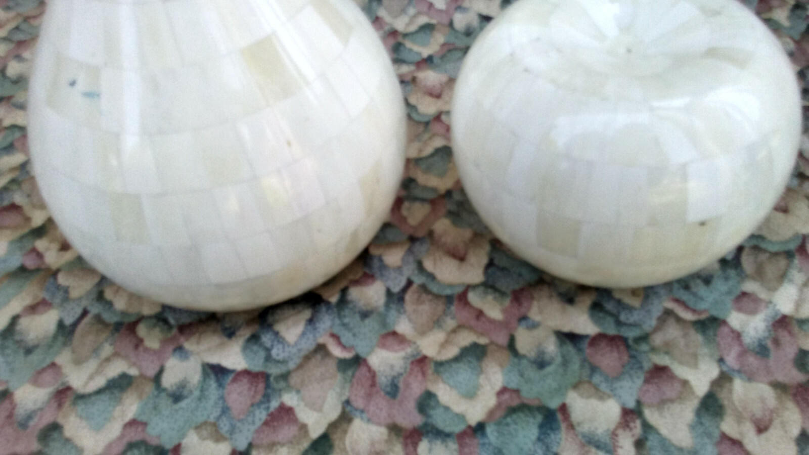 Mosaic Bone Fruit Apple And peach White