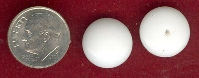 50 VINTAGE CHALK WHITE GLASS 14mm SMOOTH ROUND CABOCHONS S549