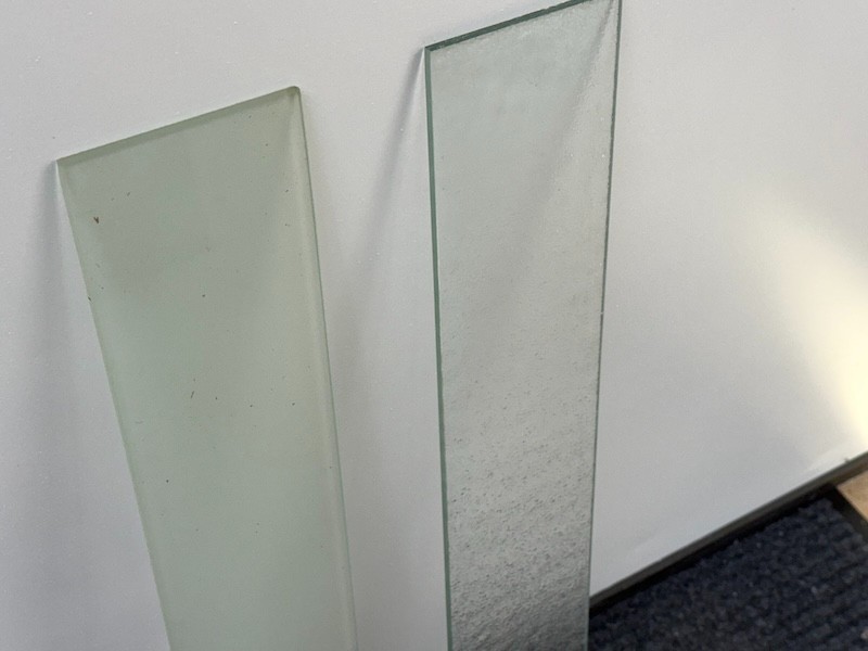 115 glass slats 26 inches x 4 inches x 7/128 inches