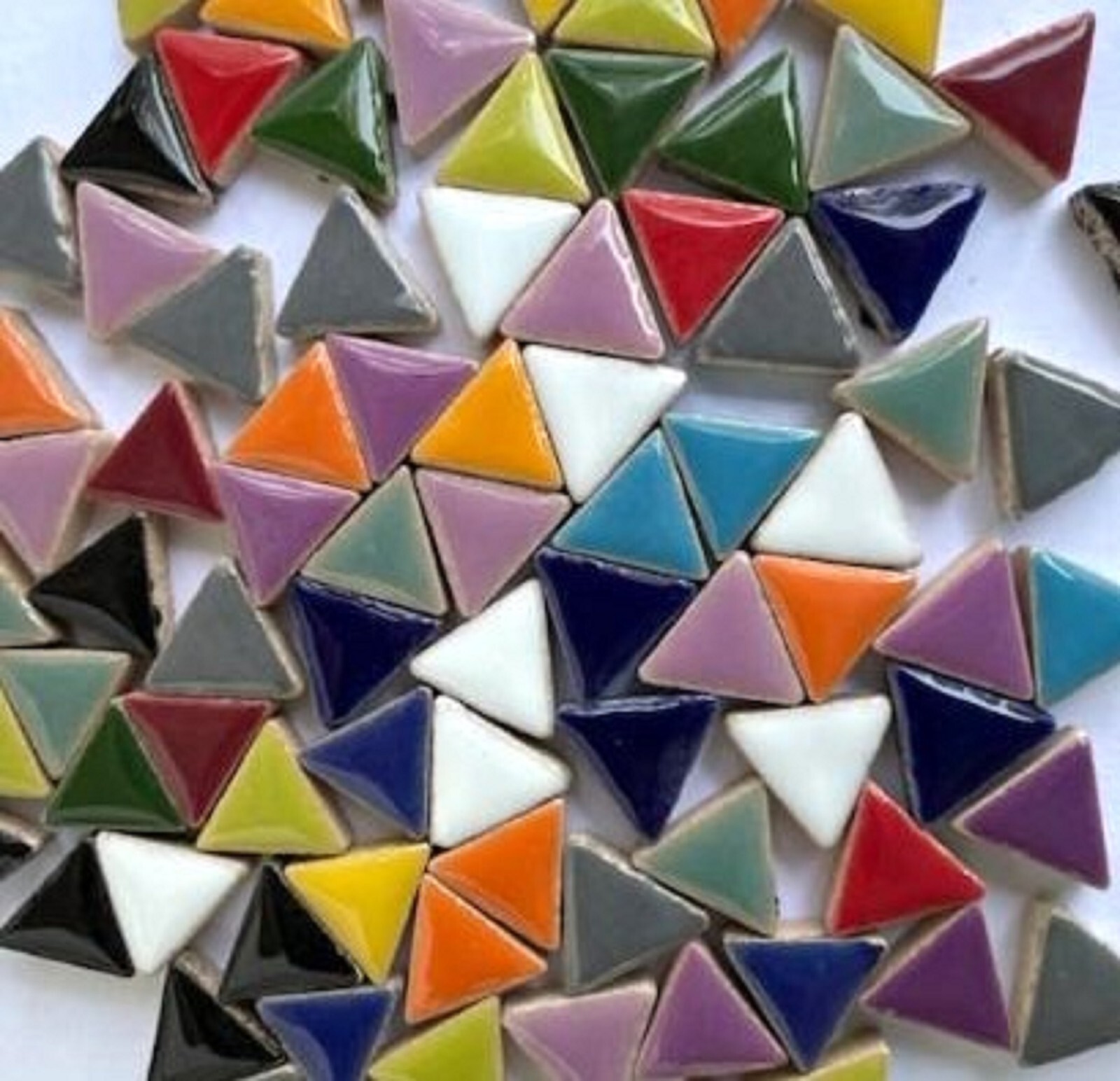 100 tiles of 15 mm Triangles Ceramic Mosaic Tile Pieces – Glossy – Mixed Colors