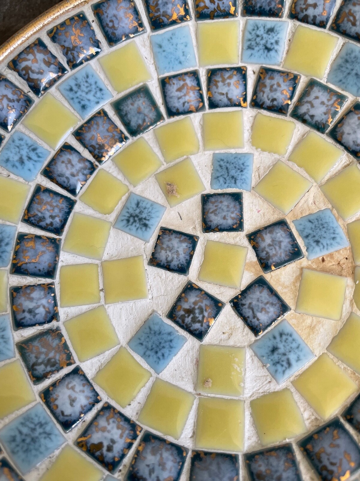5 3/4″ Vintage Round Mid Century Mosaic Tile Outdoor Ashtray Gold Aluminum