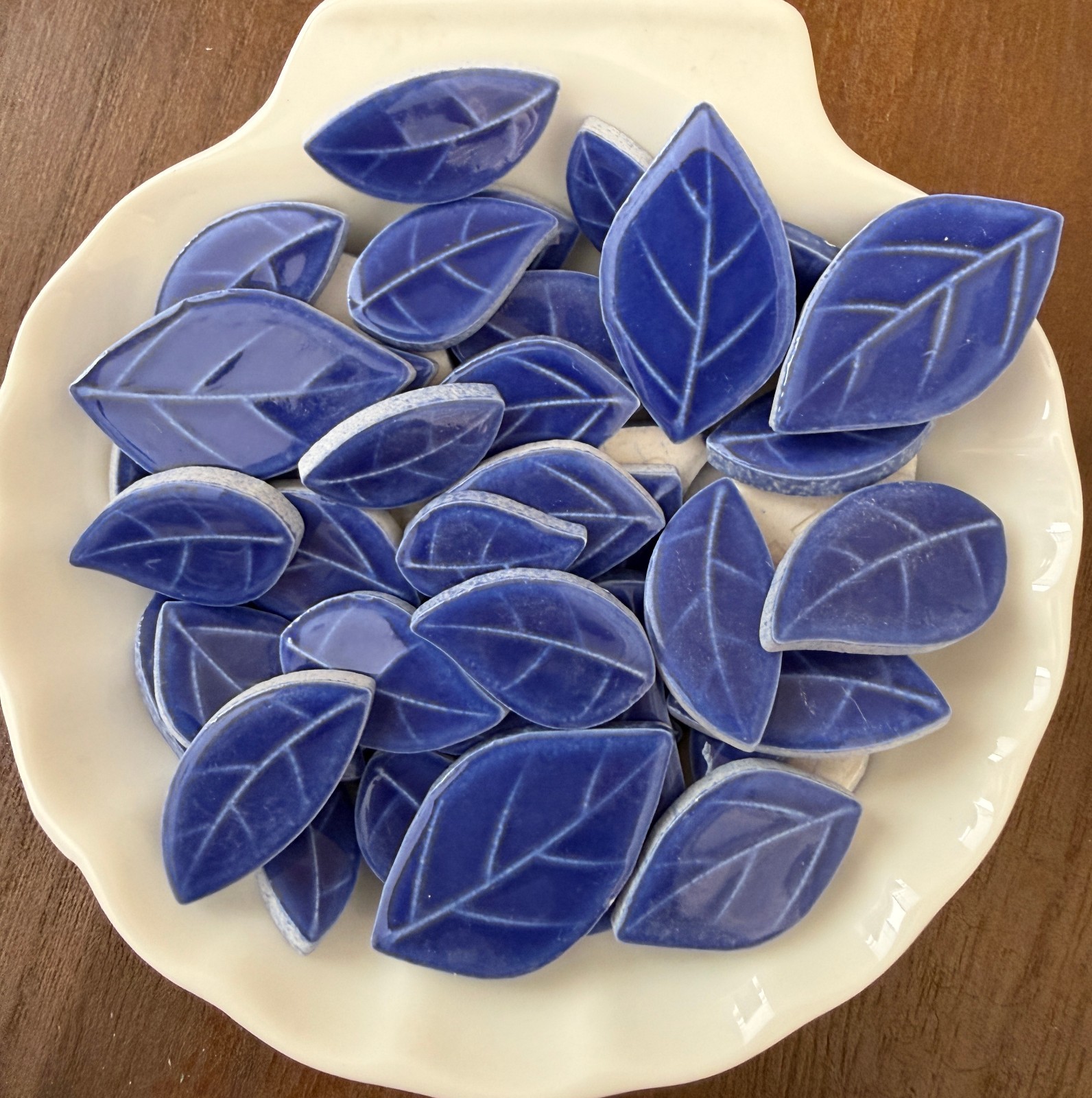 Blue Ceramic Leaves – Ficus – Mixed Sizes Ceramic Mosaic Tile Pieces – 7oz