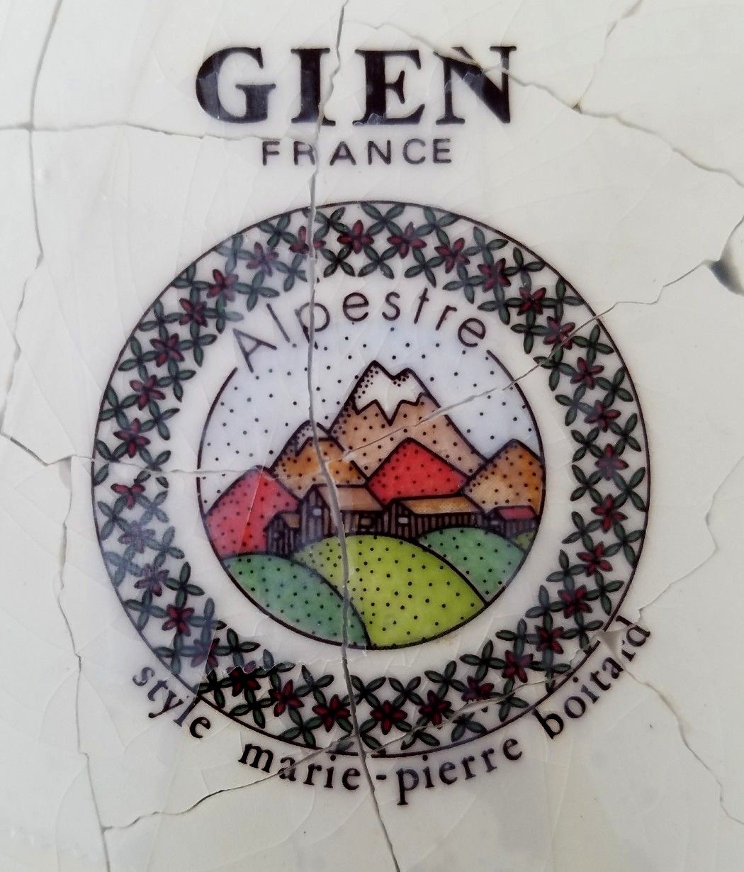 Mosaic Tiles + Focals ~ Alpine Village Gien France Alpestre