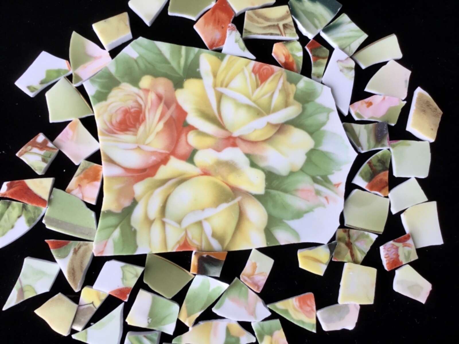Broken China Mosaic Tiles China Large FLORAL FOCAL Yellow Roses & 50+ Pieces